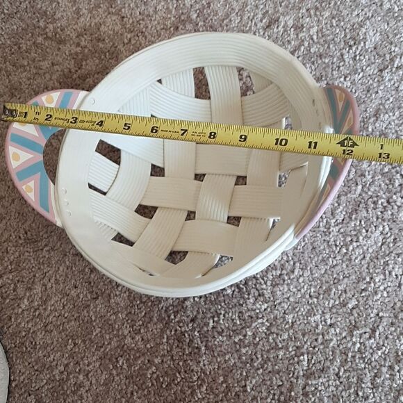 Artisan ceramic ribboned bowl - Picture 9 of 11